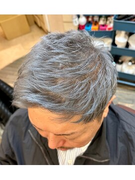 銀座マツナガ 浅草店 20代30代グレーアッシュアップバングツーブロック刈り上げ