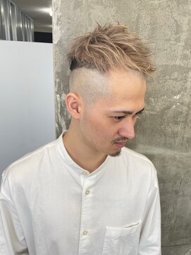 キング 枚方店(K!ng) 縮毛矯正髪質改善ハイライトレイヤーカット枚方美容室エクステ