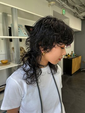 メゾンアトリエ(MaisonAtelier) 動きのあるウルフパーマ