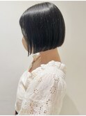切りっぱなし前下がりボブ暗髪ニュアンスカラーブルーグレージュ