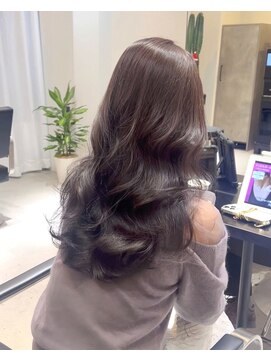 リス バイ ソヨン(Lis by SOYON) 黒髪/グレーベージュ/レイヤーロング/前髪パーマ/髪質改善