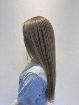 プリーク(preak) とろける透明感!ちゅるんグレージュ