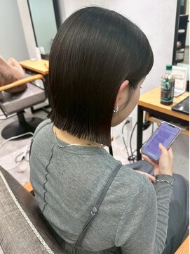 ミュラ(mulah) 切りっぱなしボブ艶髪ストレートヘア*耳かけボブスタイル
