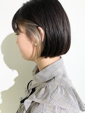 イズ(iss) #イヤリングカラー　#ホワイトベージュ　#ミニボブ