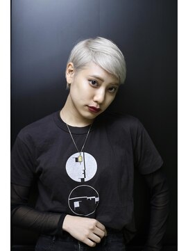 ココ 本八幡(KOKO) 黒髪クラゲヘアーオリーブグレー小顔ココアベージュショート