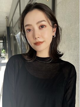 アンガーデン(Une GARDEN) 大人くびれミディアム レイヤーロング 黒髪グレーベージュ