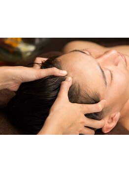 【Men's】日頃の疲れを癒すこだわりの極上Men'sヘッドスパ♪プロによる本格的なケアで汚れもスッキリ！