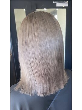 ウェイビー 桜木町店(WAVY) 【ブリーチあり】顔馴染みのいいホワイトベージュ