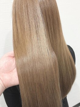 ダメージや乾燥で広がるパサつき髪に【髪質改善ミネコラ】！毛先まで潤いを補給し、健康美髪へ♪【亀有駅】