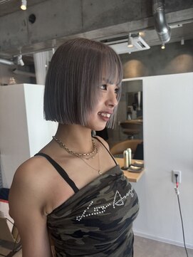 エッジ(EDGE) ハイトーンシルバーグレー×切りっぱなしボブ【EDGE】
