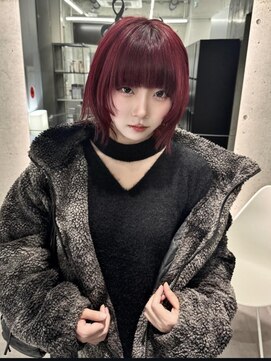 ローレン(Lolen.) ワインレッドとレイヤーボブ