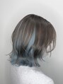 アン(Hair make un)&nbsp;抜け感抜群のグレージュ×ペールブルーのデザインカラーで垢抜け