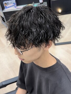 ウェイビーエフティフィフス 横浜西口(WAVEY ft.fifth) ツイストスパイラルパーマツイストパーマメンズマッシュウルフ