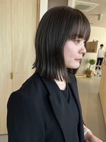 イノセントヘア(innocent.hair) 暗髪透明感カラーグレージュ切りっぱなしボブ