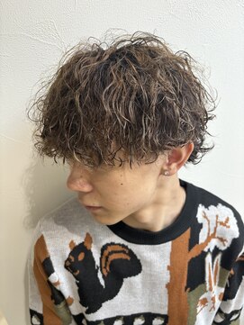 グラフ 立川(Graph.) 波巻きマッシュベージュツーブロックメンズパーマ