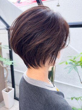 メッケ(MeKKe) 手櫛でキマるくびれショート