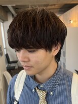 緩めツイストスパイラルパーマウルフセンターパート七三分け短め