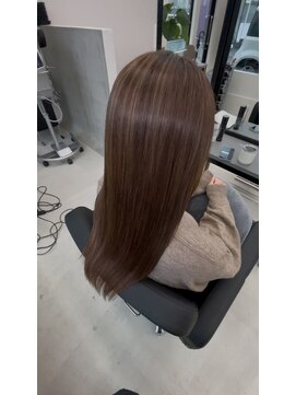 エン 久安(en.) 柔らかナチュラルブラウン|30代40代の大人の上品艶ストレート