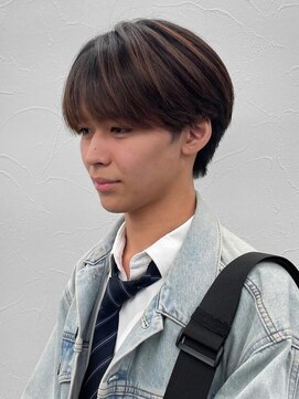 アンドワークス カシワ(&WORKS kashiwa) 流れる前髪が魅力の「韓国風ジェンダーレスマッシュ」