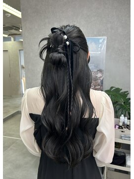 ヘルツ(Hz) ヘアセット/ハーフアップ/カチモリヘアハーフアップ