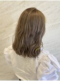 チラッと見えるヘムラインカラー
