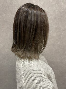 ムード カナザワ(mood kanazawa) ラベージュバレイヤージュ☆切りっぱなしボブ