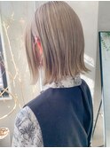 外ハネボブ、ミルクティーベージュ、ブリーチカラー