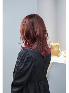 ノード(NODO) レッドピンクカラーのミディアムウルフ♪