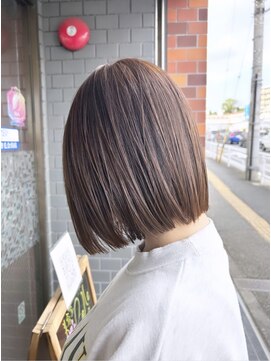 ベル(Belle) 切りっぱなしボブ