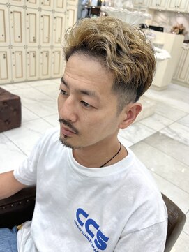 ティンク 関内(Tink) ワンブリーチで夏っぽい☆癖を活かせるショート