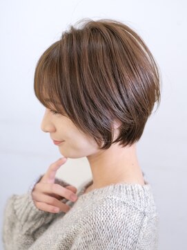 ミラリー トウキョウ(Mirareee Tokyo) 20代30代40代◎小顔前髪ショートボブグレーベージュ新宿代々木