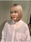 ホワイトミルクティーとワンレンボブでお洒落で可愛いスタイル♪