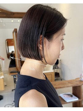 ミッケ(mikke) ぱつっとボブ×ダークバイオレットカラー