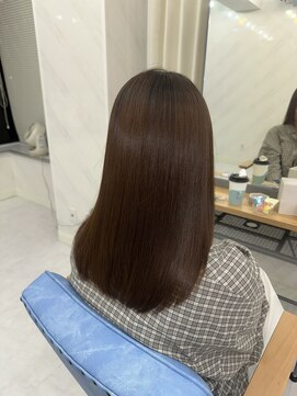 エミン(emyn) 髪が変わる【美髪革命】艶髪/髪質改善/縮毛矯正/代々木