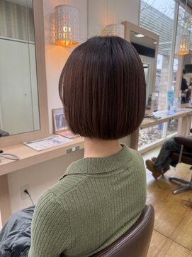 アクイール(ACCUEILLIR) ミニボブ×縮毛矯正