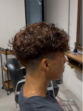 グルーマーズクレッジ 渋谷店(GROOMER/S CREDGE) men's/メンズ/フェザーパーマ/サーフカール/スペインカール/渋谷