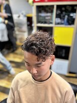 バーバーブロス(BAR BER bro's)&nbsp;波巻きツイストスパイラル/刈り上げセンターパート/メンズ/浦安