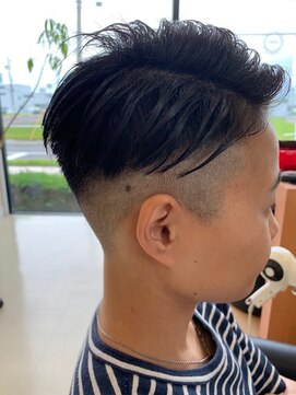 カラーズ(colors) フェードカットでツーブロック