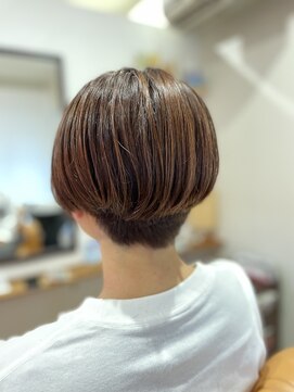 スノウ(snow) 刈り上げマッシュ