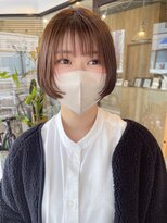 バウム(BAUM)&nbsp;顔まわりレイヤーのミニボブスタイル。