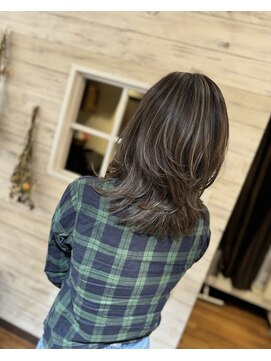 モアナ(Moana) 白髪ぼかしデザインカラー