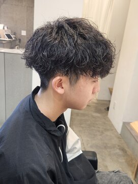 ニアウ 伊勢崎連取店(Niau) 刈り上げショートマッシュ波巻きスパイラルパーマ