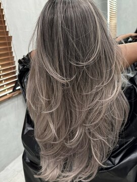 エイチ(H) xバレイヤージュ/イメチェン/ホワイトブロンド/外ハネボブ/美髪