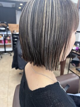 ラブリッシュ(LOVERICHE) 切りっぱなしボブにメリハリハイライトスタイル 【延山styring】