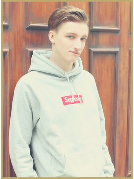 ジジバイワースホワイル(jiji by WORTH WHILE) アッシュブラックウルフマッシュパーマハイライト波巻きショート