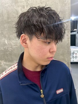 メンズサロン キング 枚方店(Men’s salon K!ng) ホワイトメッシュ/ツイスト/ツイスパ/パーマ/メンズ/眉毛