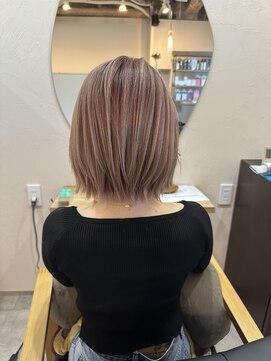 ライフ 忍ケ丘店(Lyfe) ダブルカラーピンクベージュ_切りっぱなしボブくびれ_485