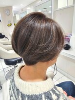 アッシュ 二俣川南口店(Ash)&nbsp;◆30代40代50代/グレージュぼかし/前下がり2ブロックショート