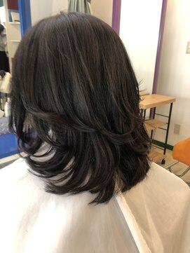 シーズンズ(SEASONS) セミロングレイヤースタイル