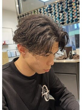 レボ 片町店(Revo) フェザーショート×シャドウパーマ